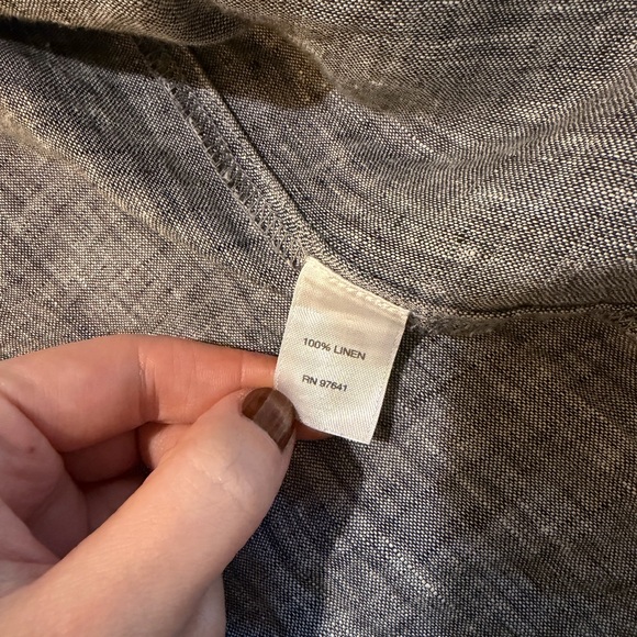 Gray Button-Up Shirt - Picture 4 of 4